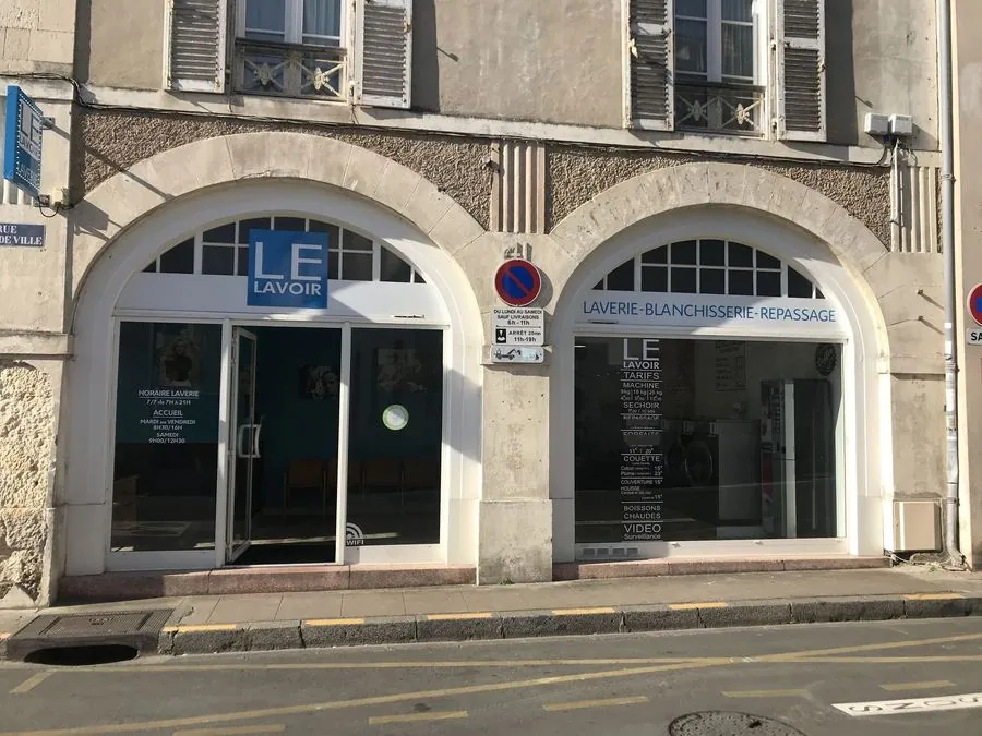 Laverie La Rochelle centre-ville — vue de la vitrine